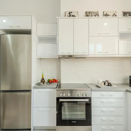 Апартаменты Pezodromos Филиатра